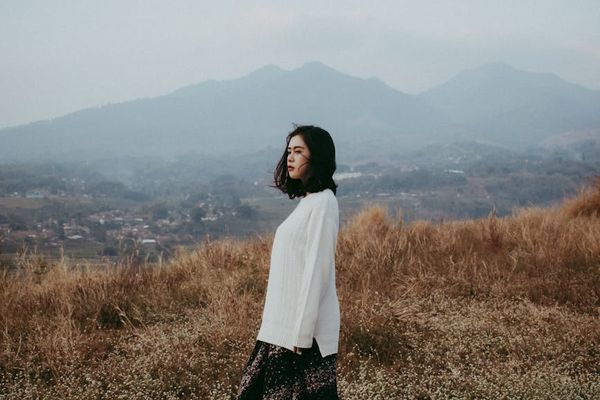 Calm scenery with soft light suggesting peaceful breathing.